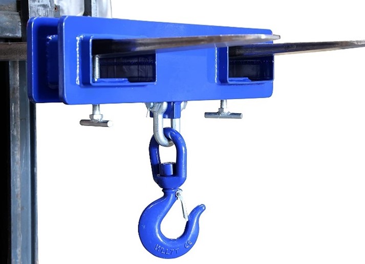 Esempio di attrezzo inforcabile a 4 ganci con oscillazione ridotta 2 Esempio di attrezzo inforcabile a 4 ganci con oscillazione ridotta 2